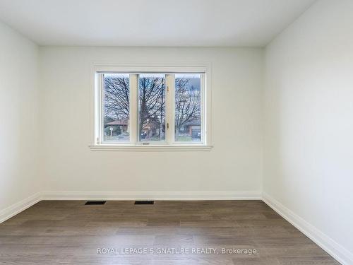 2218 Cliff Rd, Mississauga, ON - Indoor Photo Showing Other Room