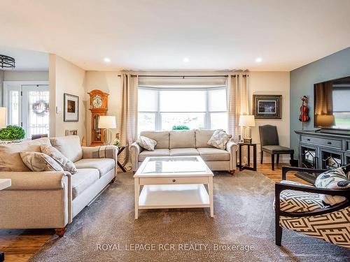 23 Birch St, Orangeville, ON - Indoor Photo Showing Living Room