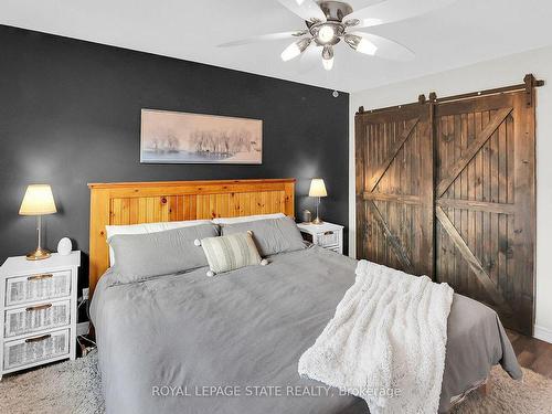 4466 Michael Ave, Lincoln, ON - Indoor Photo Showing Bedroom