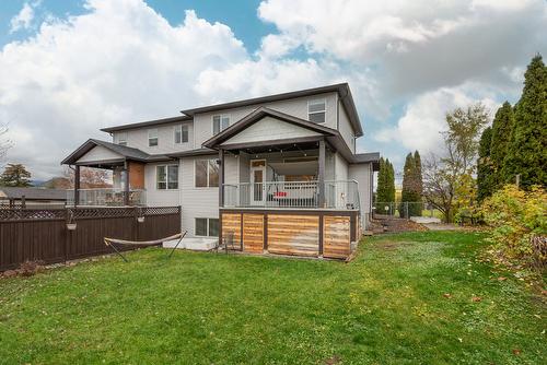 712 Ruston Road, Kelowna, BC - Outdoor With Deck Patio Veranda