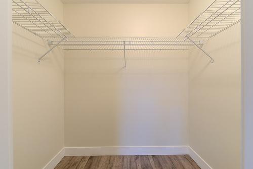 712 Ruston Road, Kelowna, BC - Indoor With Storage