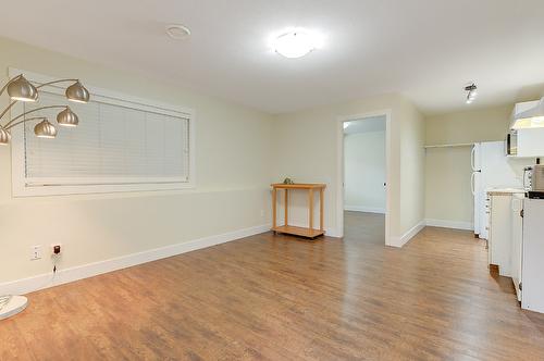 712 Ruston Road, Kelowna, BC - Indoor Photo Showing Other Room