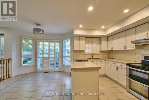 2049 Grand Boulevard, Oakville, ON - Indoor Photo Showing Kitchen