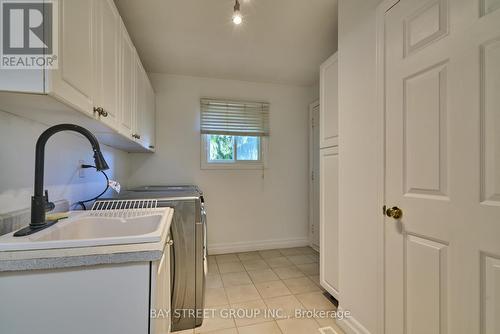 2049 Grand Boulevard, Oakville, ON - Indoor Photo Showing Laundry Room