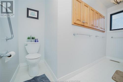 68 Argyle Crescent, Chatham, ON - Indoor Photo Showing Bathroom