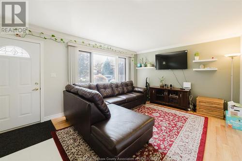 68 Argyle Crescent, Chatham, ON - Indoor Photo Showing Living Room