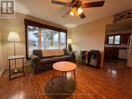 139 Brock Avenue, Timmins (Mtj - Main Area), ON - Indoor Photo Showing Living Room