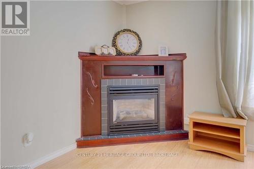 549 Alfred Street, Kingston (East Of Sir John A. Blvd), ON - Indoor Photo Showing Living Room With Fireplace