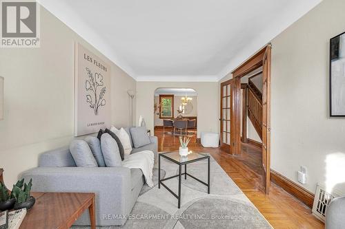 274 Edgemont Street S, Hamilton, ON - Indoor Photo Showing Living Room