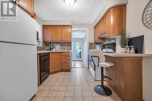 274 Edgemont Street S, Hamilton, ON - Indoor Photo Showing Kitchen