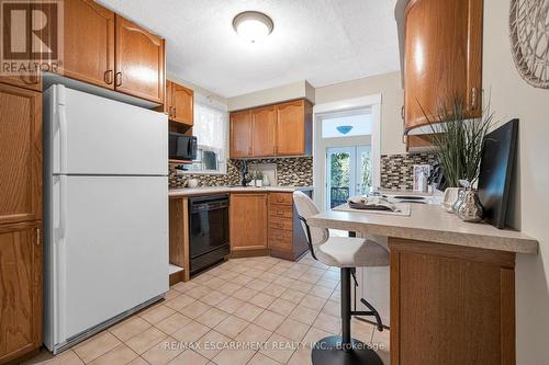 274 Edgemont Street S, Hamilton, ON - Indoor Photo Showing Kitchen