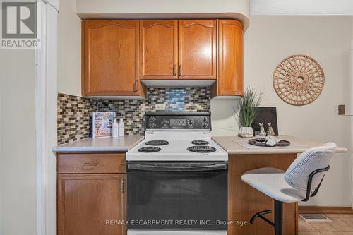 274 Edgemont Street S, Hamilton, ON - Indoor Photo Showing Kitchen