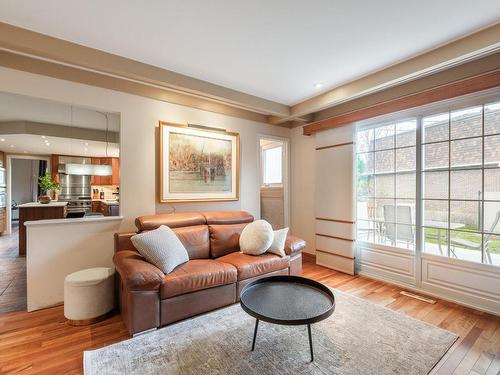 Salle familiale - 3045 Rue Michaud, Brossard, QC - Indoor Photo Showing Living Room