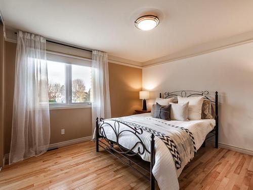 Chambre Ã  coucher principale - 3045 Rue Michaud, Brossard, QC - Indoor Photo Showing Bedroom