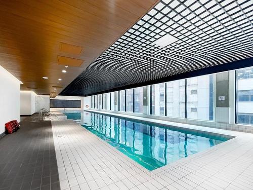 Piscine - 3117-1210 Rue Jeanne-Mance, Montréal (Ville-Marie), QC - Indoor Photo Showing Other Room With In Ground Pool