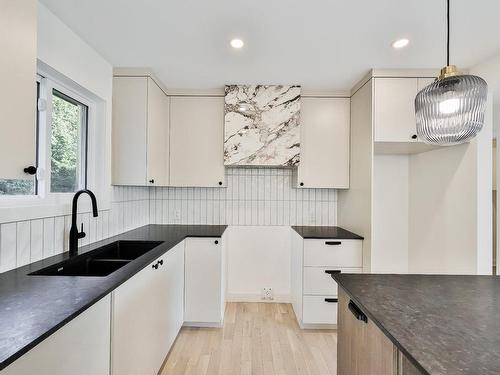 Cuisine - 775 47E Avenue, Saint-Jérôme, QC - Indoor Photo Showing Kitchen With Double Sink