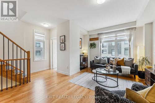 2528 Castlegate Crossing, Pickering, ON - Indoor Photo Showing Living Room