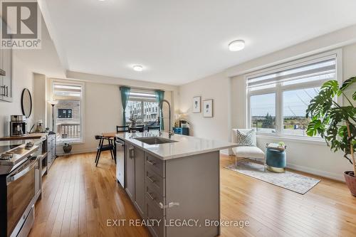 2528 Castlegate Crossing, Pickering, ON - Indoor Photo Showing Kitchen