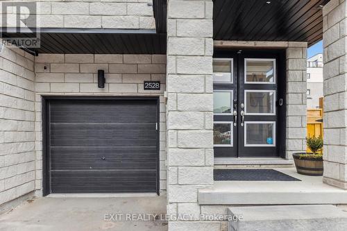 2528 Castlegate Crossing, Pickering, ON - Outdoor With Exterior