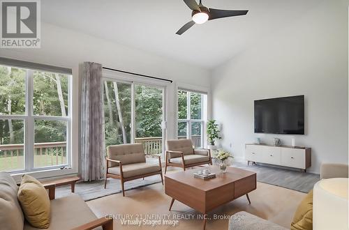 7222 Hwy 35, Kawartha Lakes (Coboconk), ON - Indoor Photo Showing Living Room