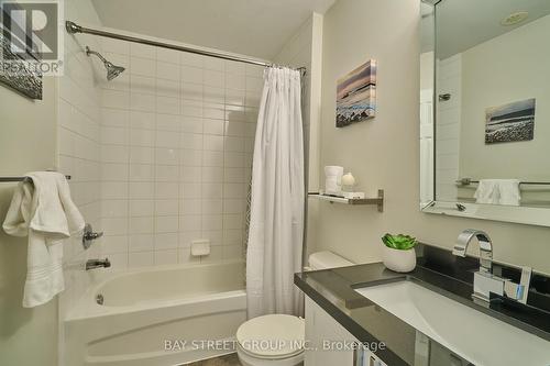 5 - 2895 Hazelton Place, Mississauga, ON - Indoor Photo Showing Bathroom