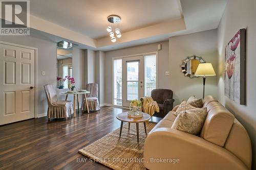 5 - 2895 Hazelton Place, Mississauga, ON - Indoor Photo Showing Living Room