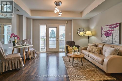 5 - 2895 Hazelton Place, Mississauga, ON - Indoor Photo Showing Living Room