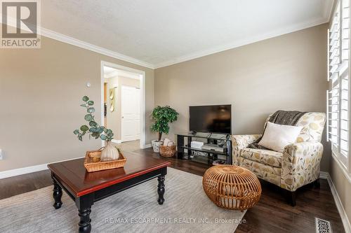 43 Brantwood Park Road, Brantford, ON - Indoor Photo Showing Living Room