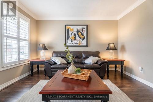 43 Brantwood Park Road, Brantford, ON - Indoor Photo Showing Living Room