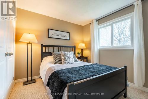 43 Brantwood Park Road, Brantford, ON - Indoor Photo Showing Bedroom