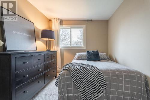 43 Brantwood Park Road, Brantford, ON - Indoor Photo Showing Bedroom