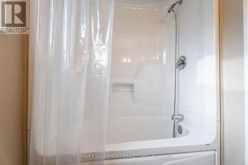 43 Brantwood Park Road, Brantford, ON - Indoor Photo Showing Bathroom