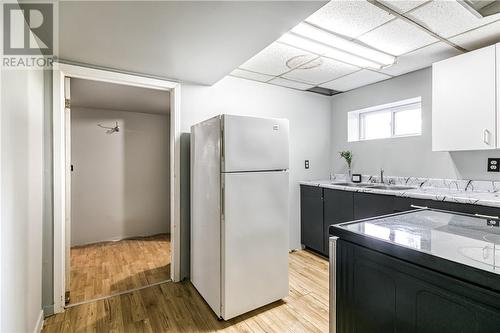 1440 Hawthorne Drive, Sudbury, ON - Indoor Photo Showing Kitchen