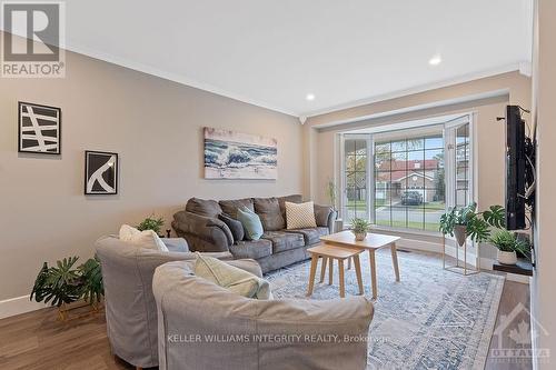 65 Hawley Crescent, Kanata (9004 - Kanata - Bridlewood), ON - Indoor Photo Showing Living Room