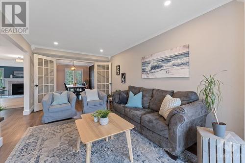 65 Hawley Crescent, Kanata (9004 - Kanata - Bridlewood), ON - Indoor Photo Showing Living Room