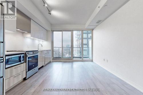 934 - 251 Jarvis Street, Toronto, ON - Indoor Photo Showing Kitchen