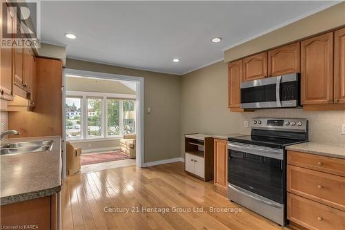 370 Stone Street, Gananoque (821 - Gananoque), ON - Indoor Photo Showing Kitchen With Double Sink