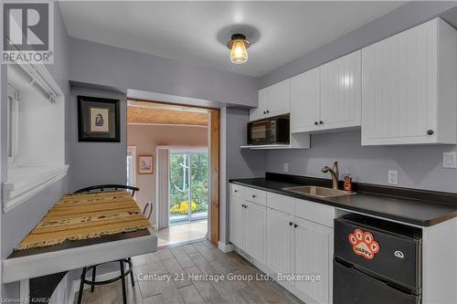 370 Stone Street, Gananoque (821 - Gananoque), ON - Indoor Photo Showing Kitchen