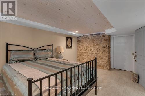 370 Stone Street, Gananoque (821 - Gananoque), ON - Indoor Photo Showing Bedroom