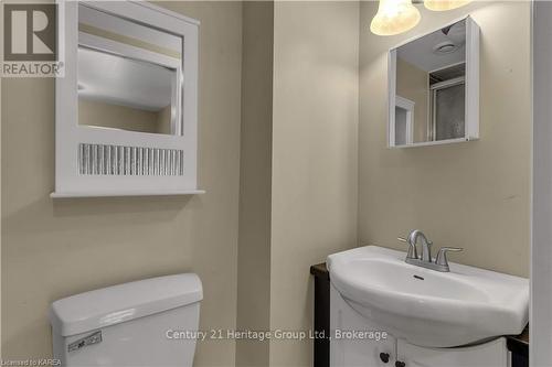 370 Stone Street, Gananoque (821 - Gananoque), ON - Indoor Photo Showing Bathroom