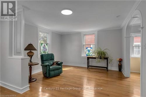 370 Stone Street, Gananoque (821 - Gananoque), ON - Indoor Photo Showing Living Room