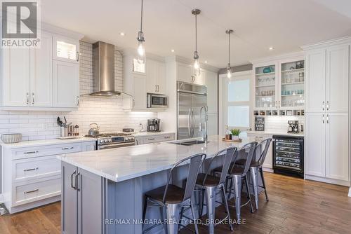 8665 Glavcic Drive, Niagara Falls (219 - Forestview), ON - Indoor Photo Showing Kitchen With Double Sink With Upgraded Kitchen