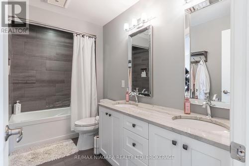 8665 Glavcic Drive, Niagara Falls (219 - Forestview), ON - Indoor Photo Showing Bathroom