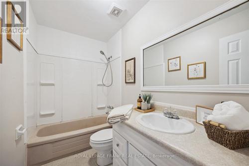 348 Pine Avenue, Oshawa (Vanier), ON - Indoor Photo Showing Bathroom