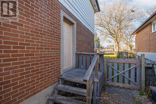 348 Pine Avenue, Oshawa (Vanier), ON - Outdoor With Exterior