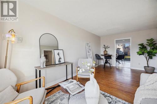 348 Pine Avenue, Oshawa (Vanier), ON - Indoor Photo Showing Living Room