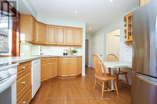 1100 Old Pye Court, Oshawa (Centennial), ON - Indoor Photo Showing Kitchen