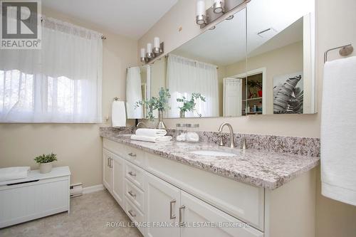 1100 Old Pye Court, Oshawa (Centennial), ON - Indoor Photo Showing Bathroom