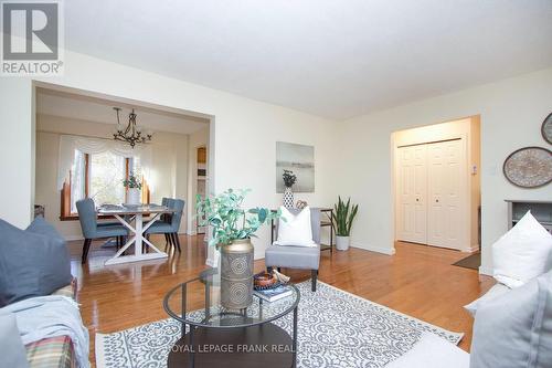 1100 Old Pye Court, Oshawa (Centennial), ON - Indoor Photo Showing Living Room