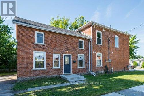 31 Bettes Street, Belleville, ON - Outdoor